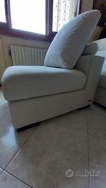 Poltrona e pouf nuovi