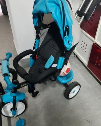 Triciclo da passeggio e bici senza pedali.