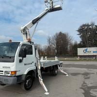 Piattaforma aerea Nissan
