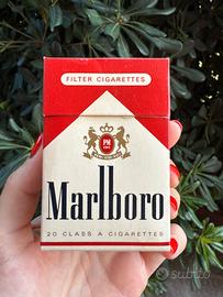 Pacchetti sigarette Marlboro vintage