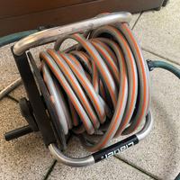 Tubo di irrigazione con avvolgicavo e pistola