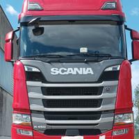 Trattore stradale Scania 450