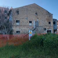 RUSTICO CON TERRENO Sant'elpidio a Mare