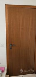 7 porte con il telaio e le maniglie  LineaCali 