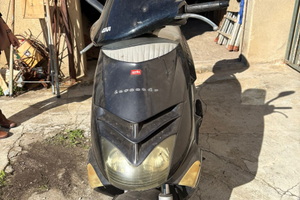 Scooter Leonardo 250