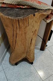 Tronco in legno massello su ruote