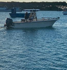 Mako 231 + 250HP Suzuki + 15 Aux REFIT 2023