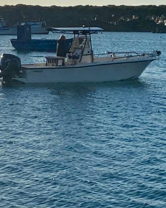 Mako 231 + 250HP Suzuki + 15 Aux REFIT 2023