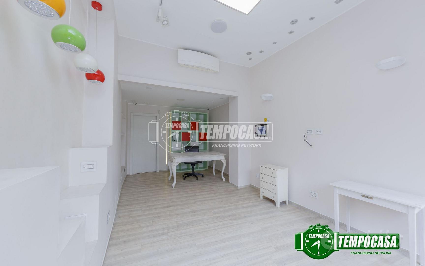 Negozio a Milano Via Gallarate 2 locali - Vista 6