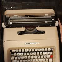 macchina da scrivere Olivetti lettera 35