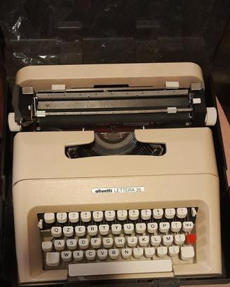 macchina da scrivere Olivetti lettera 35