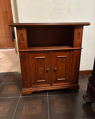 Mobiletto vintage in legno con intarsi