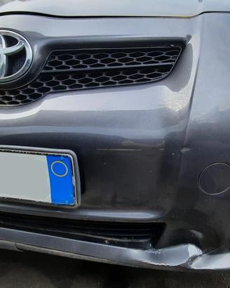 TOYOTA AURIS 2007 - PARAURTI ANTERIORE