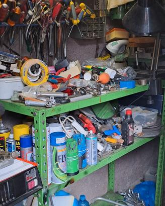Blocco Materiale Garage Utensili e Varie 
