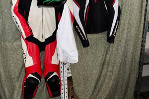 Abbigliamento moto completo dainese