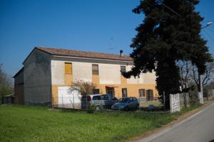 Cascina indipendente su due piani