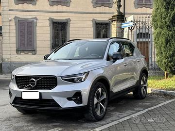 VOLVO XC40 B3 automatico Ultimate Dark