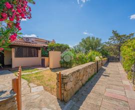 VILLA A SCHIERA A SAN TEODORO