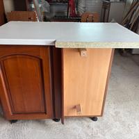 Parte angolata di mobile da cucina