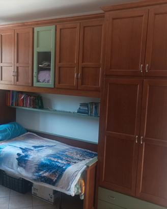 Cameretta da letto completa in legno