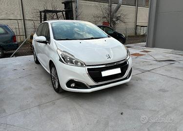 Peugeot 208 1.2 Vti Benzina