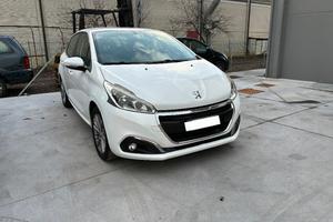 Peugeot 208 1.2 Vti Benzina