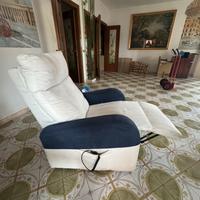 Poltrona reclinabile ed alzapersone