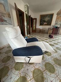 Poltrona reclinabile ed alzapersone