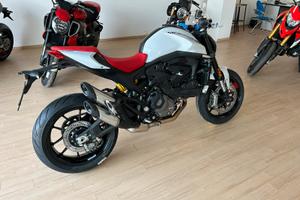 Ducati monster 937