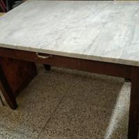 tavolo con piano in marmo