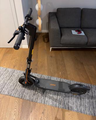 Monopattino Ninebot F2 Plus E