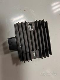 Regolatore di tensione