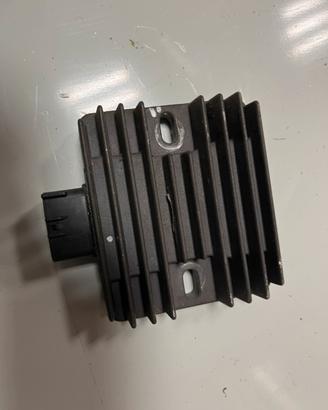 Regolatore di tensione