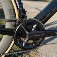 Gruppo Shimanu ultregra 12V + 4iiii Precision Pro