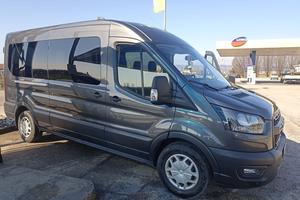 Ford Transit 9 posti anno 2023