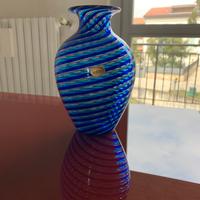 Vaso in vetro soffiato blu a spirale vintage