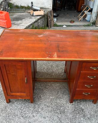 Scrivania in legno massello stile classico/vintage
