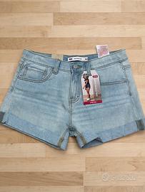 Short Levis 16A / S donna nuovo.