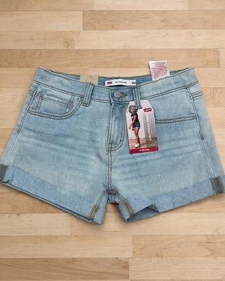 Short Levis 16A / S donna nuovo.