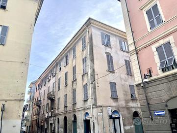 3 LOCALI A IMPERIA