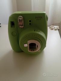 macchina fotografica instax mini 9 verde.