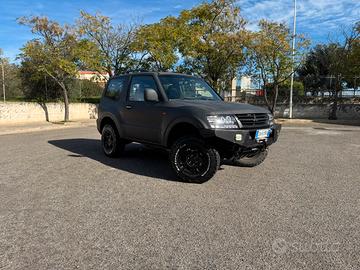 Mitsubishi Pajero 2.5 V60