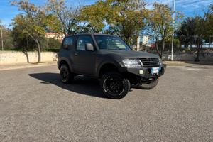 Mitsubishi Pajero 2.5 V60