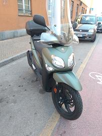 YAMAHA XENTER 125 pari al nuovo