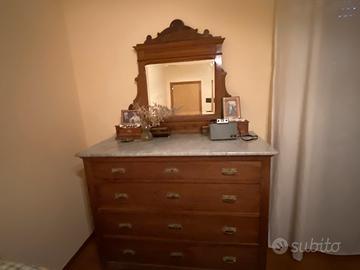 Comò inizio 900 con specchiera Urbania