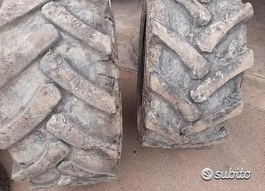 Coppia di pneumatici usati 405 70 20 alliance