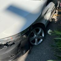 Vito Mercedes incidentato