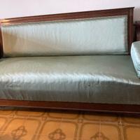 Divanoletto d'Epoca in Legno Massello e Seta