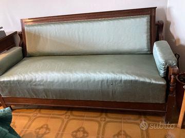 Divanoletto d'Epoca in Legno Massello e Seta