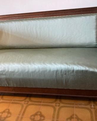 Divanoletto d'Epoca in Legno Massello e Seta